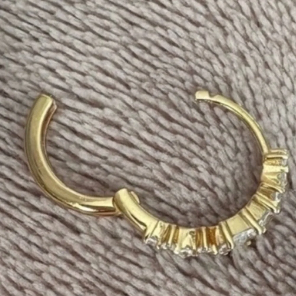 Astrid & Miyu CELESTIAL CRYSTAL 11.5MM HOOP IN GOLD - Picture 7 of 10